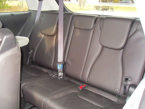 Used 2024 Kia Carnival SX image 22