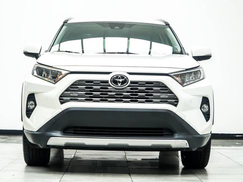 Used 2020 Toyota RAV4 Limited w/ All Weather Liner Package FWD image 8