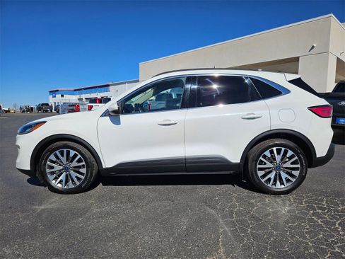 Certified 2020 Ford Escape Titanium image 9