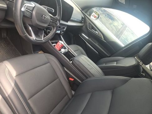 Used 2024 Chevrolet Traverse LT w/ Midnight/Sport Edition FWD image 6