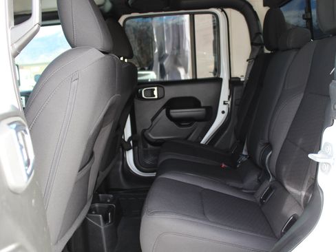 Used 2023 Jeep Gladiator Sport image 62