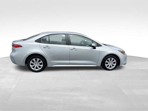 Used 2025 Toyota Corolla LE FWD image 8