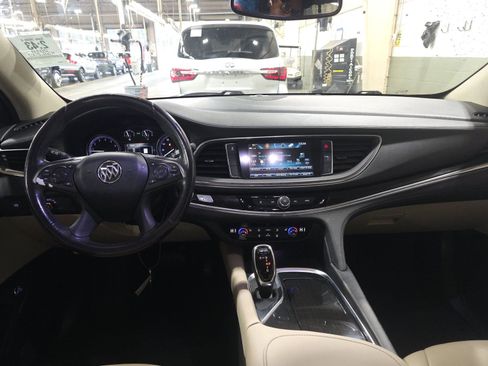 Used 2019 Buick Enclave Essence image 13