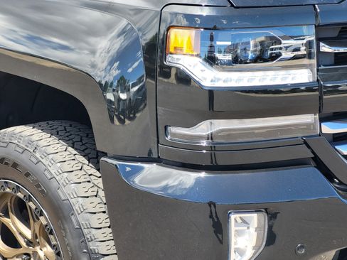 Used 2017 Chevrolet Silverado 1500 LTZ Z71 w/ Redline Edition AWD/4WD image 5