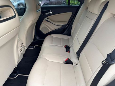 Used 2018 Mercedes-Benz CLA 250 image 26