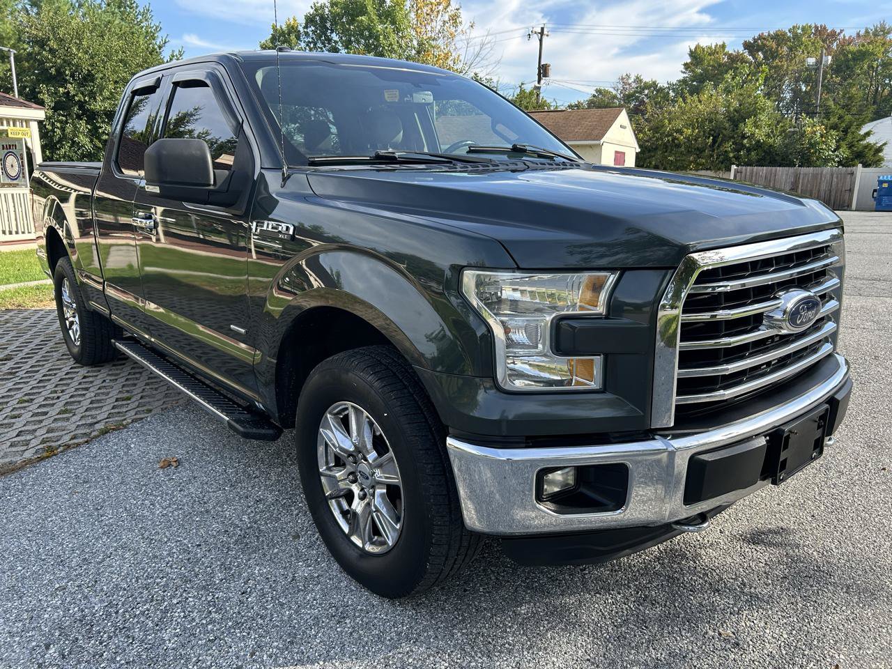 Used 2015 Ford F150 XLT w/ Equipment Group 301A Mid AWD/4WD image 3