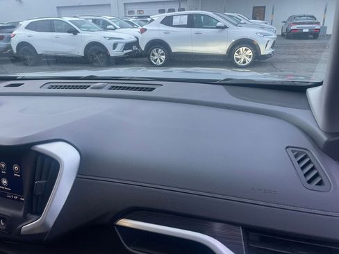 Used 2024 GMC Terrain SLE image 34