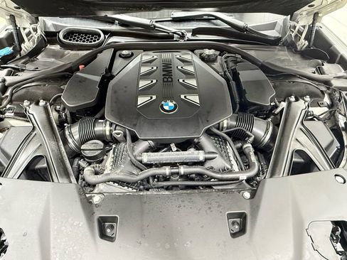 Used 2024 BMW 760i xDrive w/ Premium Package image 80