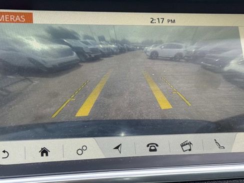 Used 2017 Land Rover Range Rover Evoque HSE image 32