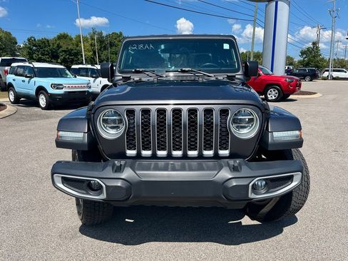 Used 2020 Jeep Gladiator Overland AWD/4WD image 2