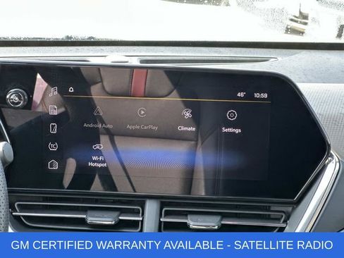 Used 2025 Chevrolet Trax RS image 3