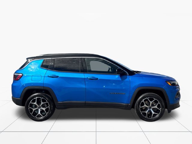 Used 2025 Jeep Compass Limited AWD/4WD image 7