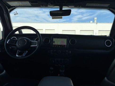 Used 2023 Jeep Wrangler Unlimited Sahara w/ Cold Weather Group image 18