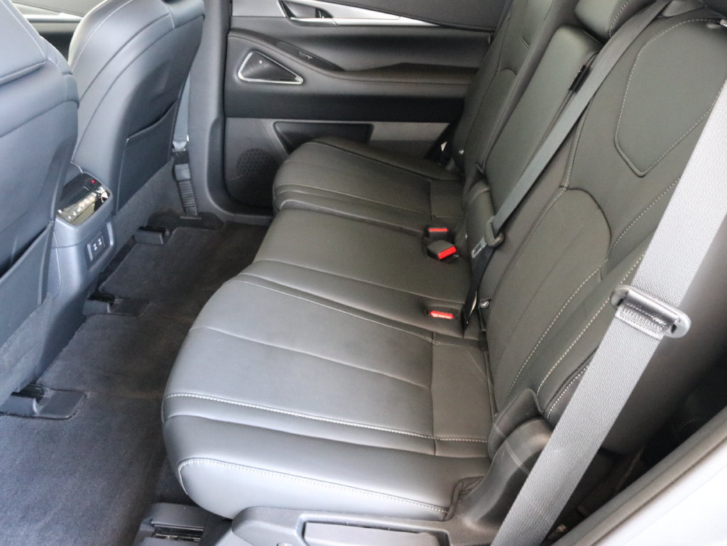 Certified 2026 INFINITI QX60 Luxe w/ Cargo Package AWD/4WD image 27