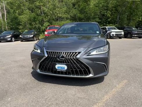 Used 2024 Lexus ES 250 w/ Premium Package AWD/4WD image 3
