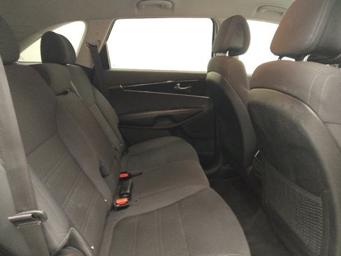 Used 2016 Kia Sorento FWD image 19