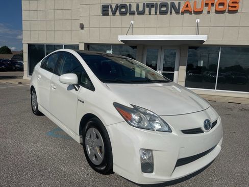 Used 2010 Toyota Prius One image 2