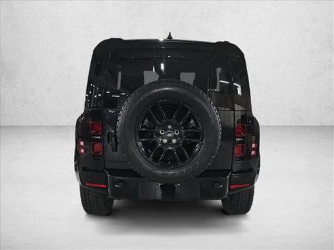 Certified 2024 Land Rover Defender 90 X-Dynamic SE image 6