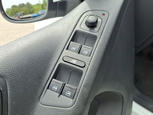 Used 2017 Volkswagen Tiguan S FWD image 9