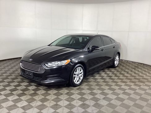 Used 2014 Ford Fusion SE FWD image 5