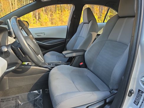 Used 2020 Toyota Corolla SE image 14