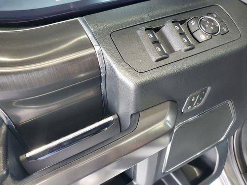 Used 2019 Ford F150 Lariat w/ Equipment Group 502A Luxury AWD/4WD image 16