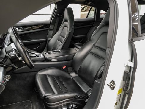 Used 2019 Porsche Panamera 4 image 29
