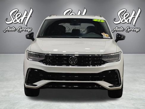 Used 2024 Volkswagen Tiguan SE R-Line image 18