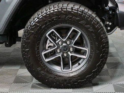 Used 2025 Jeep Gladiator Mojave w/ Convenience Group AWD/4WD image 5