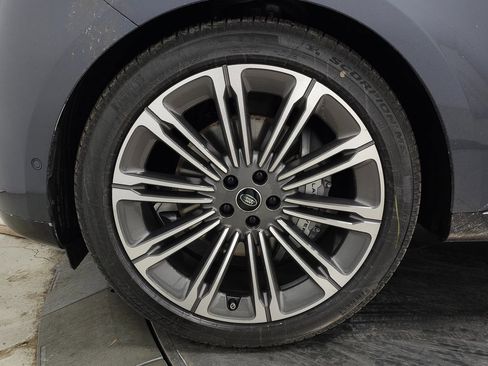 New 2025 Land Rover Range Rover SE image 10