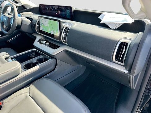 Used 2025 Ford Expedition Max Active image 31