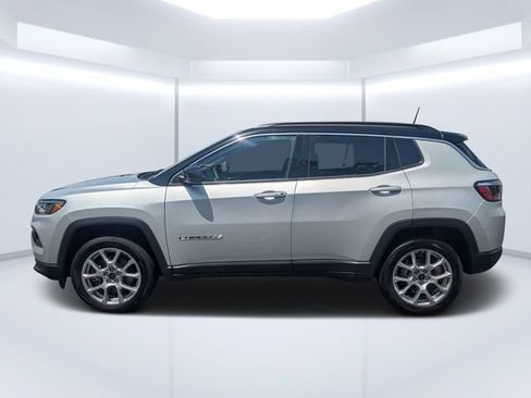 Used 2025 Jeep Compass Limited AWD/4WD image 6