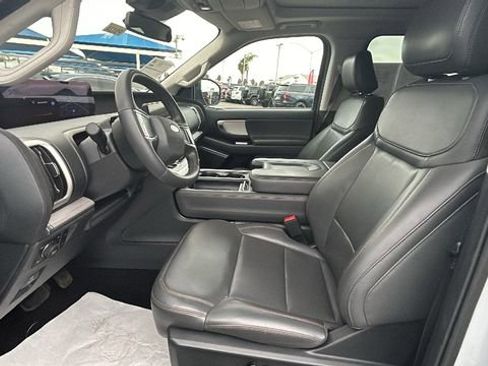 Certified 2025 Ford Expedition Active image 19