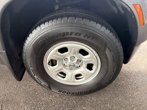 Used 2022 Nissan Frontier S w/ Technology Package image 16