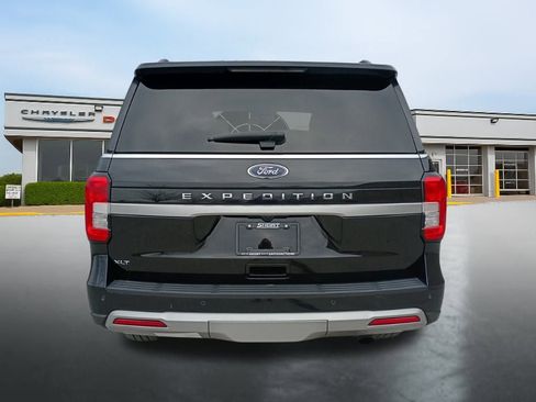 Used 2023 Ford Expedition XLT image 26