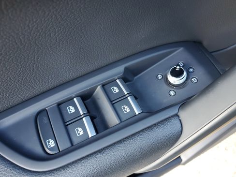 Used 2018 Audi Q5 Premium Plus w/ Premium Plus Package image 32