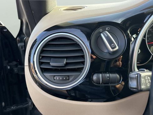 Used 2014 Volkswagen Beetle 1.8T image 19