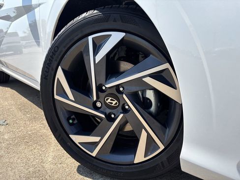New 2025 Hyundai Elantra Sport image 7