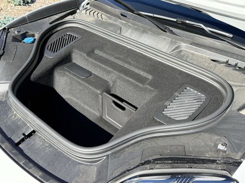 Used 2025 Porsche Macan 4S Electric image 32