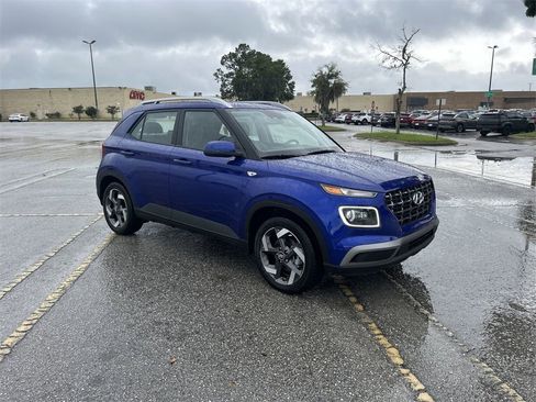 New 2025 Hyundai Venue Limited image 2