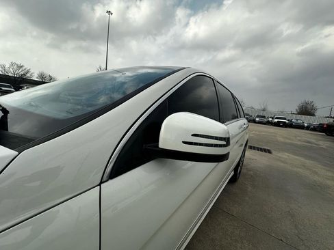 Used 2012 Mercedes-Benz R 350 4MATIC image 15