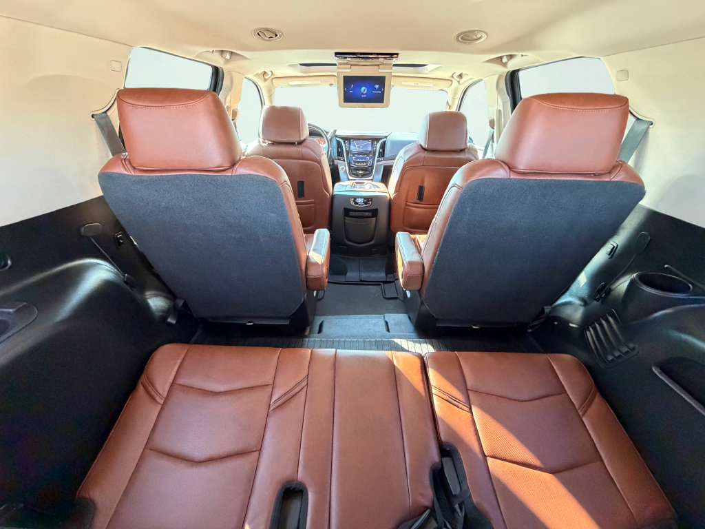 Used 2019 Cadillac Escalade Premium Luxury AWD/4WD image 46