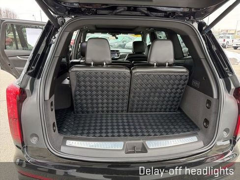 Used 2025 Cadillac XT6 Premium Luxury image 26