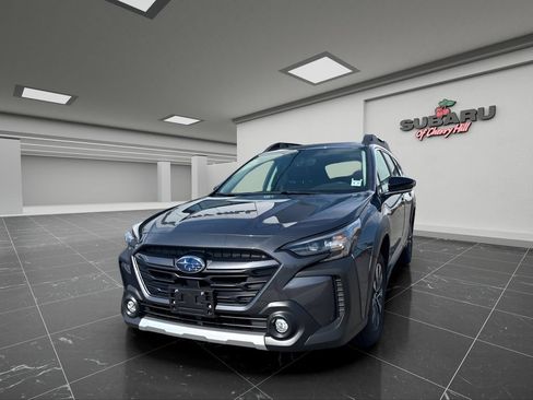 Used 2025 Subaru Outback Limited AWD/4WD image 4