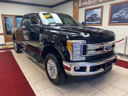Used 2017 Ford F250 XLT w/ XLT Value Package image 7