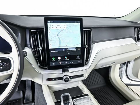 Used 2026 Volvo XC60 B5 Ultra w/ Climate Package image 15