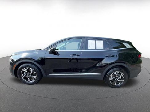 Used 2025 Kia Sportage LX FWD image 8