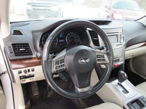 Used 2014 Subaru Legacy 2.5i Limited w/ Moonroof Package image 15