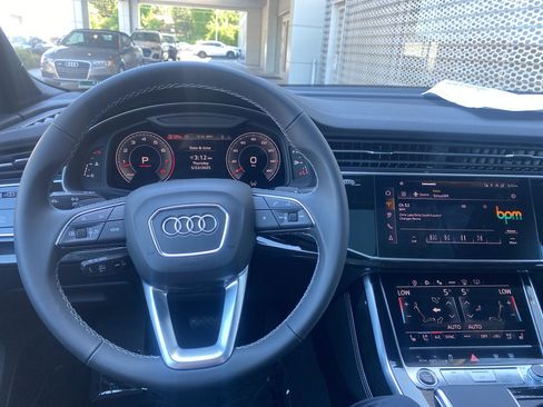 New 2025 Audi Q7 3.0T Prestige image 18