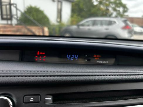 Used 2018 Toyota Highlander XLE image 18